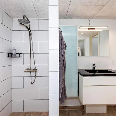 Two-bedroom In 6 *