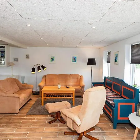 Two-bedroom In 6 *