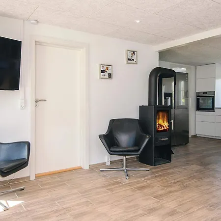 Two-bedroom In 6 * Lokken