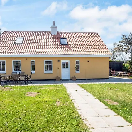 8 Person In Lokken-by Traum *