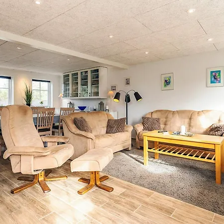 8 Person In Lokken-by Traum Løkken