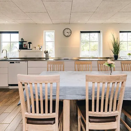 8 Person In Lokken-by Traum